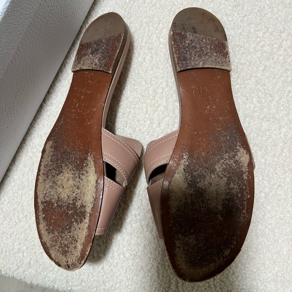 Christian Dior Montaigne Sandals - Picture 4 of 8